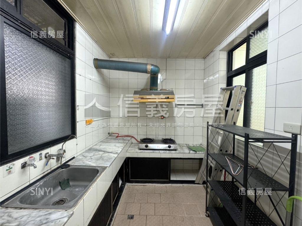 燙金幸福路黃金二樓房屋室內格局與周邊環境