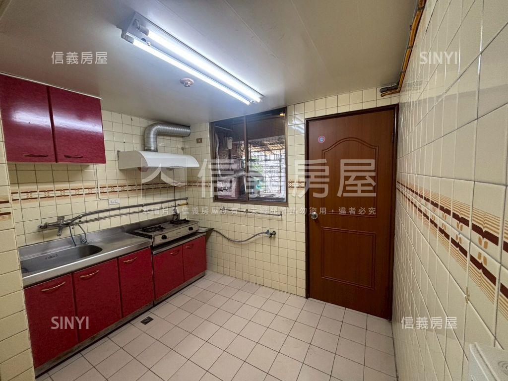 永春捷運忠孝海華邊間三房房屋室內格局與周邊環境