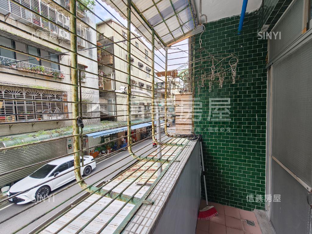 木新商圈稀有優質二樓房屋室內格局與周邊環境