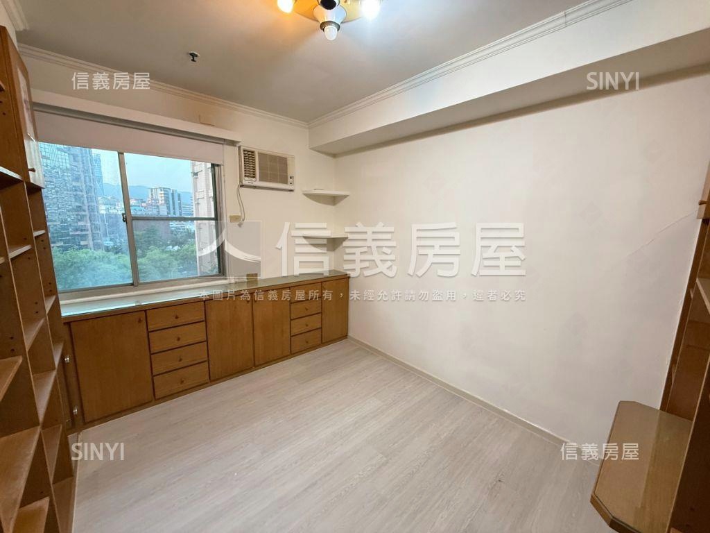 威京４房【推薦】鬧中取靜房屋室內格局與周邊環境