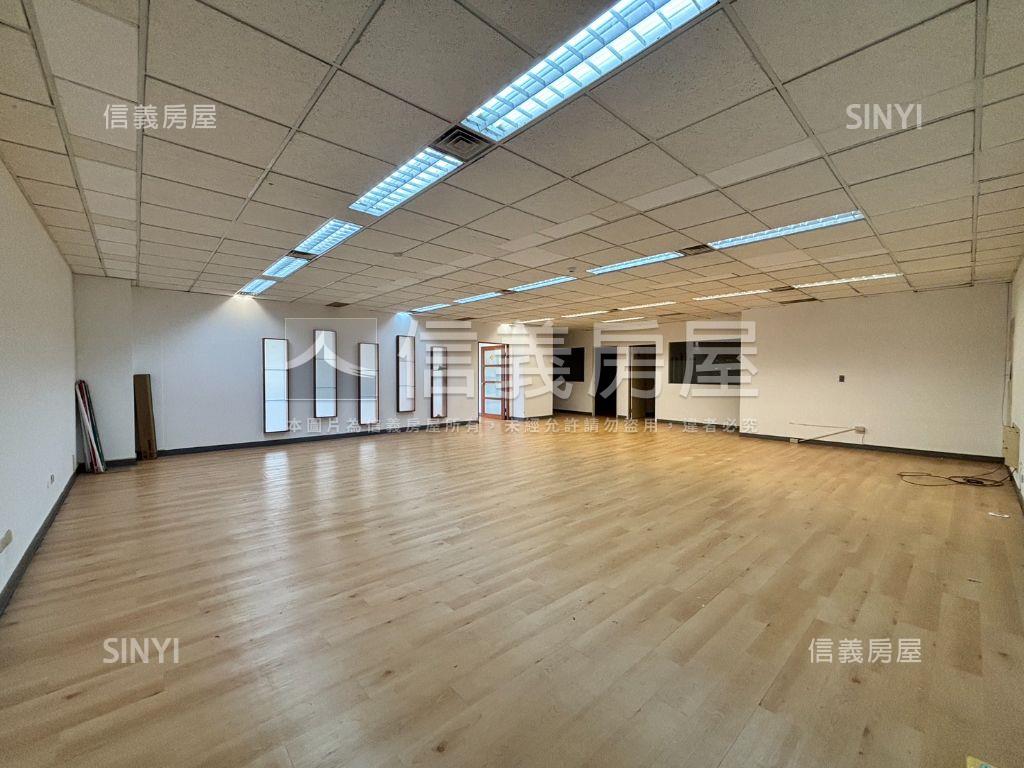 安泰登峰大坪數露臺辦公室房屋室內格局與周邊環境