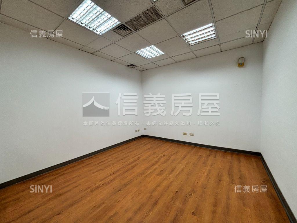 安泰登峰大坪數露臺辦公室房屋室內格局與周邊環境