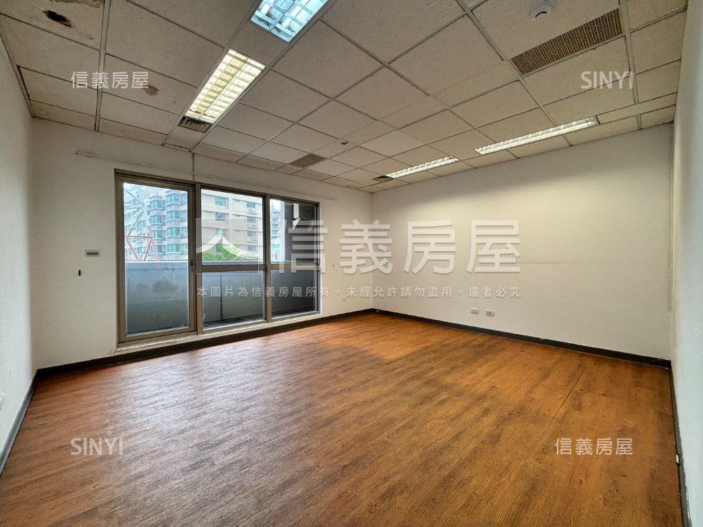 安泰登峰大坪數露臺辦公室房屋室內格局與周邊環境