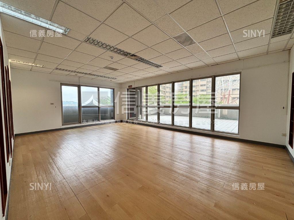 安泰登峰大坪數露臺辦公室房屋室內格局與周邊環境