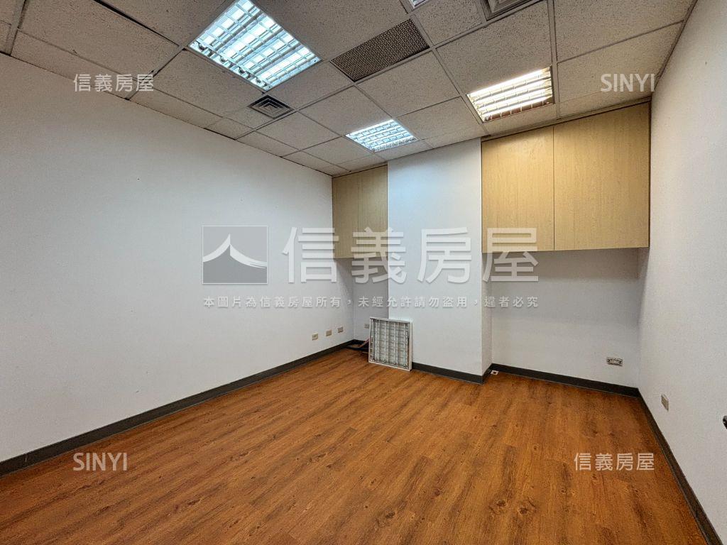 安泰登峰大坪數露臺辦公室房屋室內格局與周邊環境