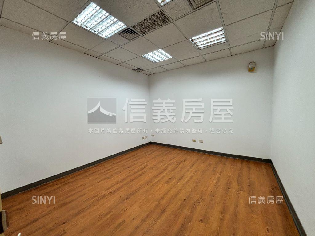 安泰登峰大坪數露臺辦公室房屋室內格局與周邊環境