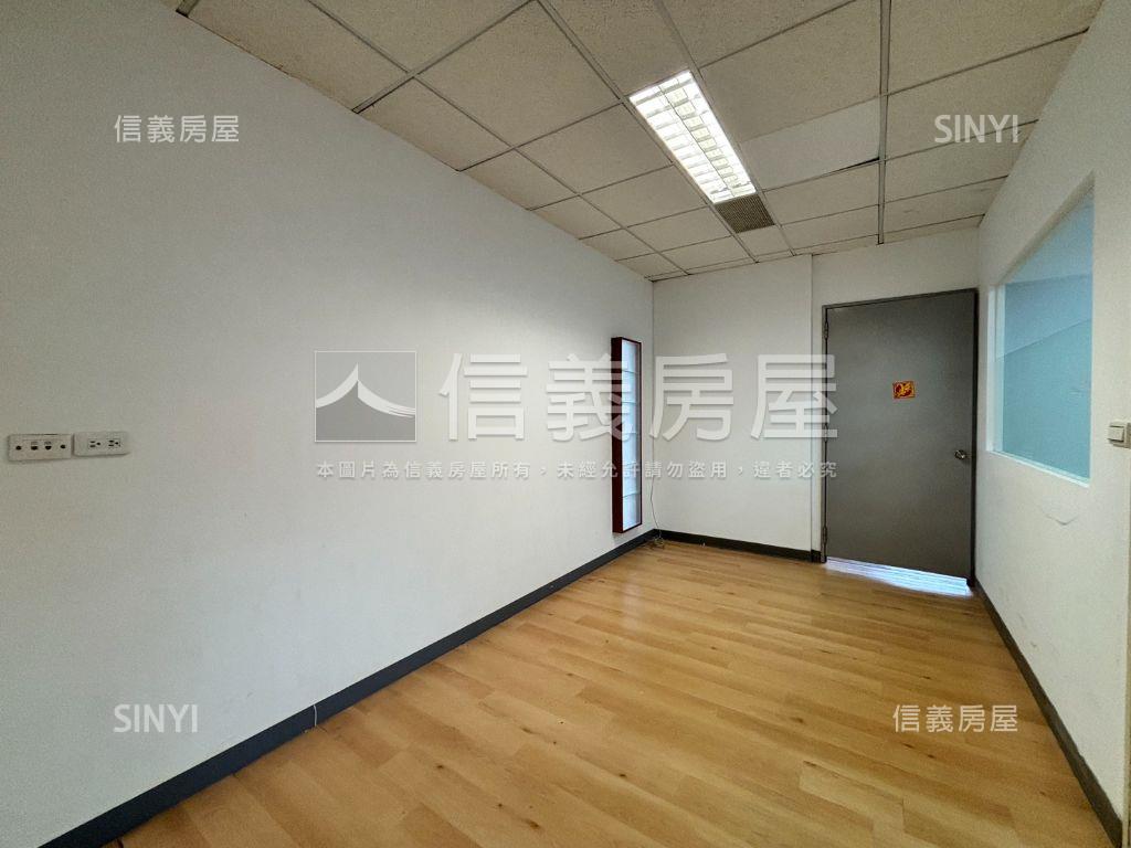 安泰登峰大坪數露臺辦公室房屋室內格局與周邊環境