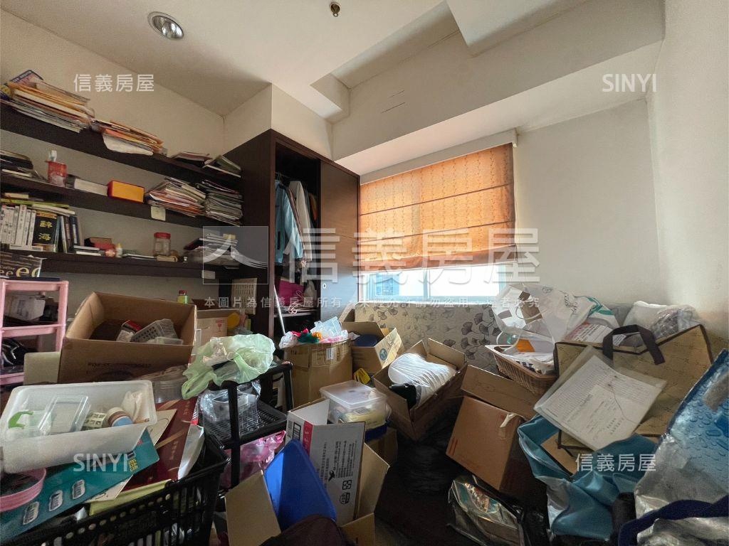 凡爾賽花園次高樓四房房屋室內格局與周邊環境