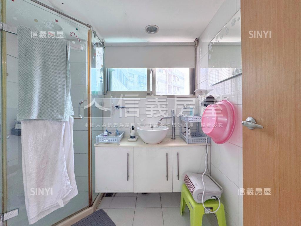 永安ＭＲＴ挑高美屋房屋室內格局與周邊環境