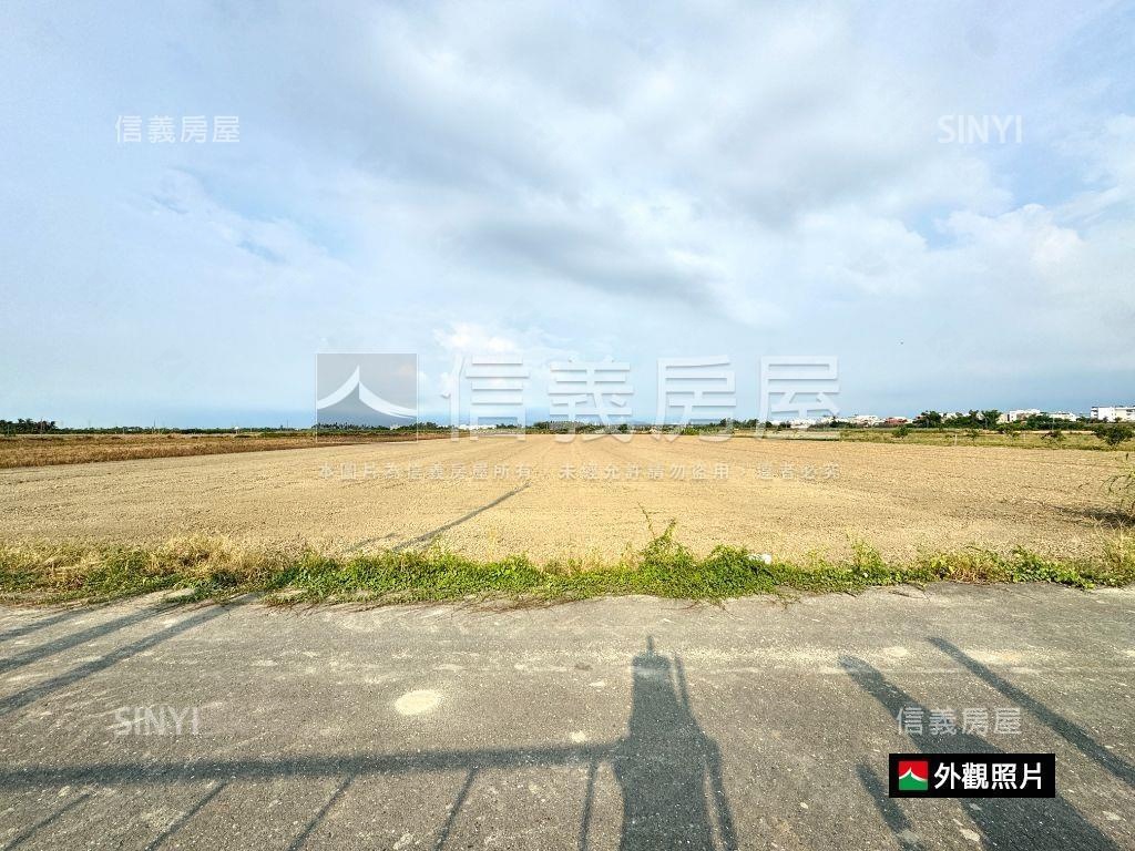 胡厝寮段千坪開心農地Ａ房屋室內格局與周邊環境
