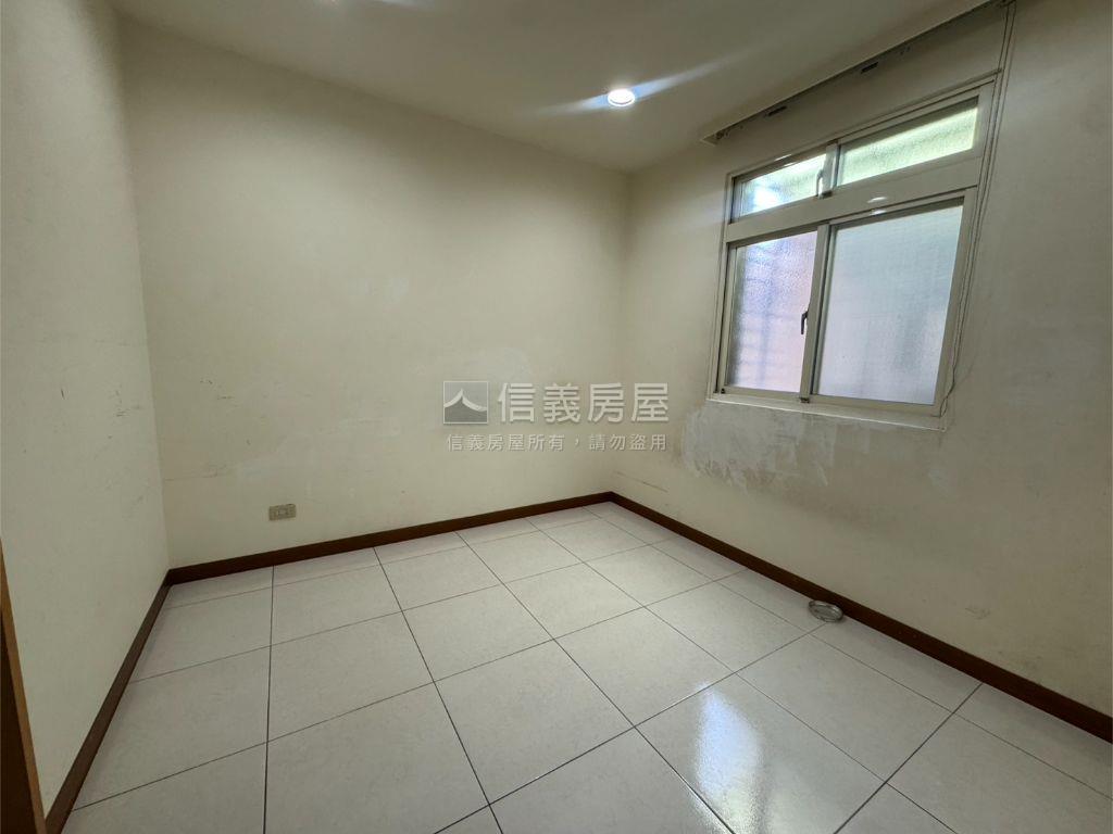 西園路二段★方正採光三樓房屋室內格局與周邊環境