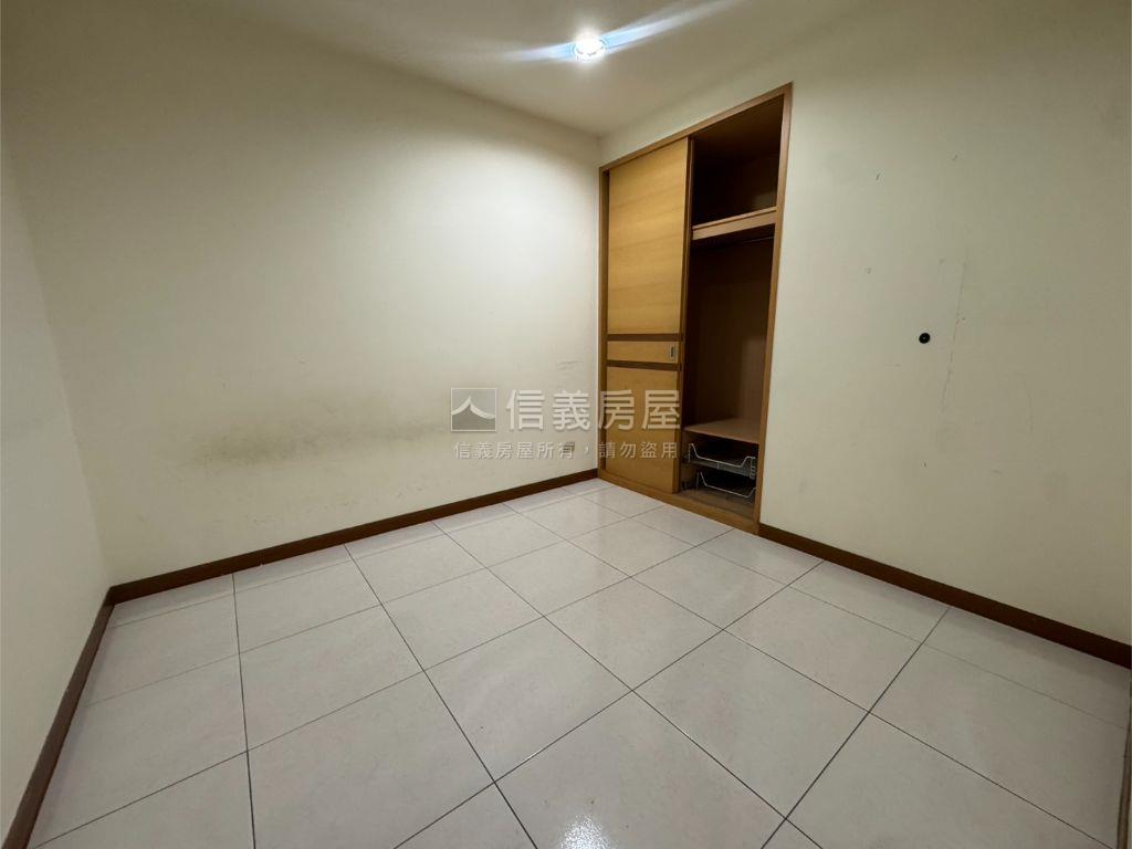 西園路二段★方正採光三樓房屋室內格局與周邊環境