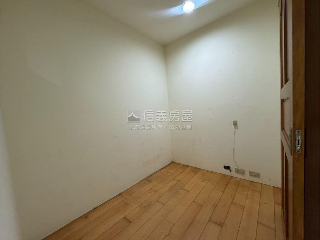 西園路二段★方正採光三樓房屋室內格局與周邊環境