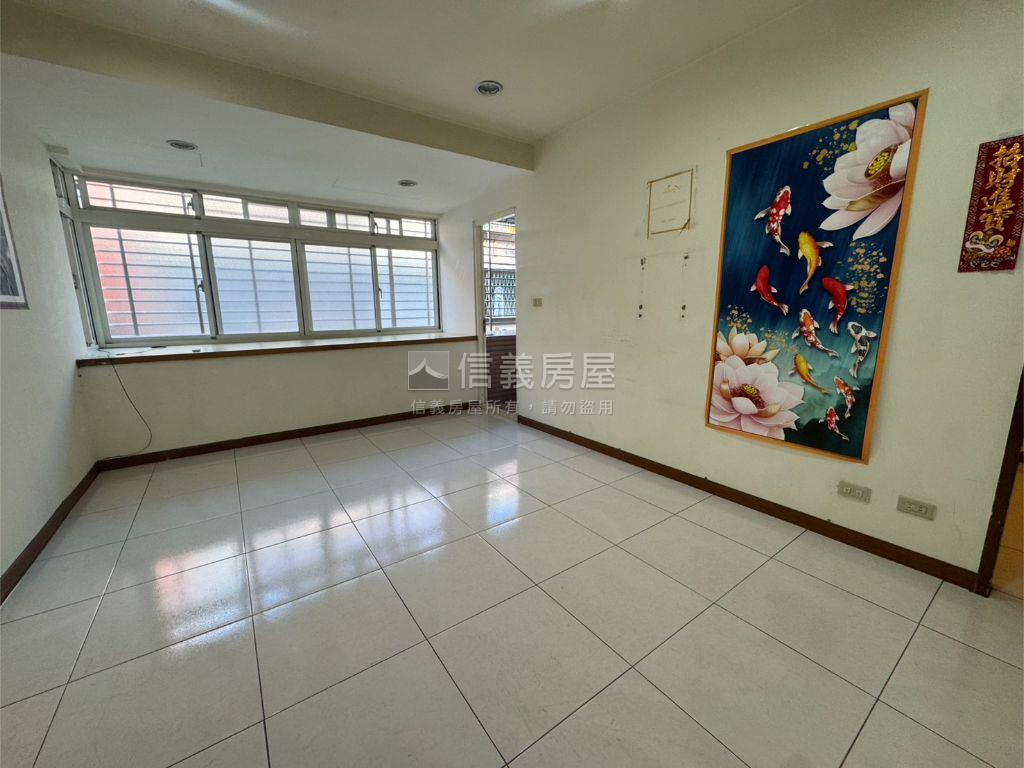 西園路二段★方正採光三樓房屋室內格局與周邊環境
