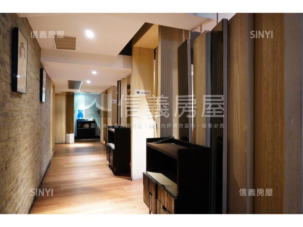 光復巨蛋大面寬角間二樓店房屋室內格局與周邊環境