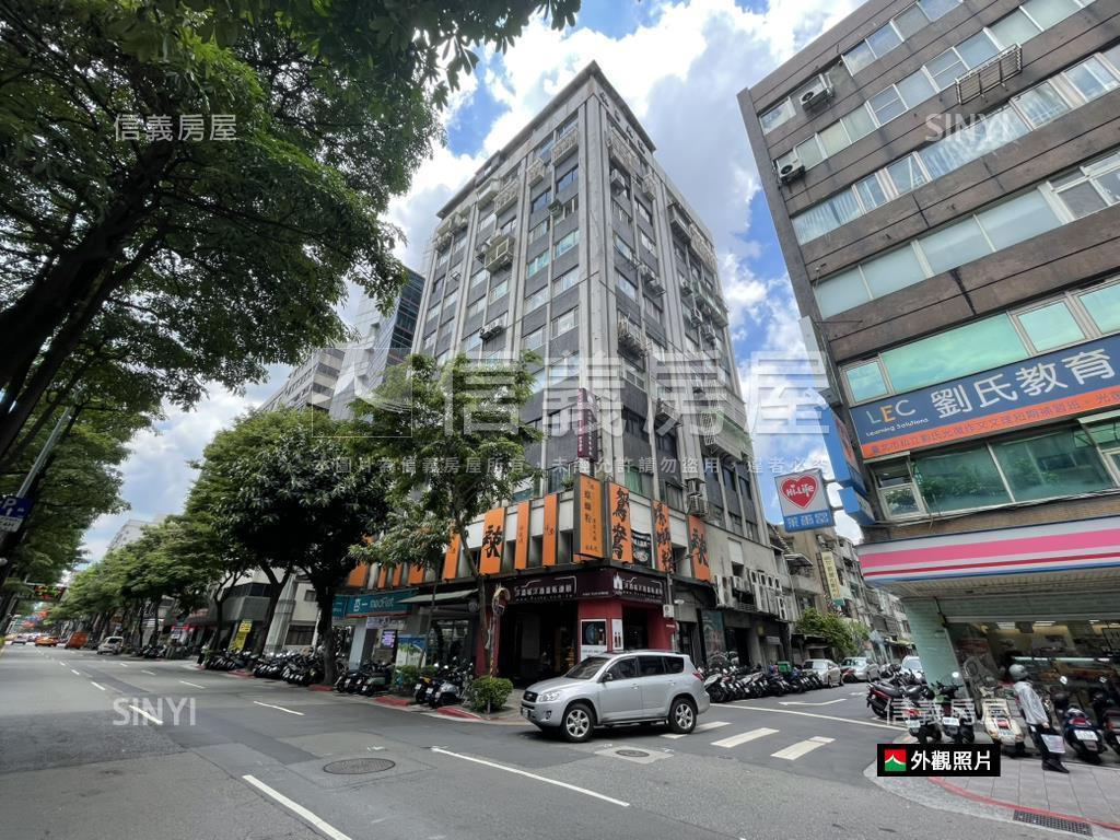 光復巨蛋大面寬角間二樓店房屋室內格局與周邊環境