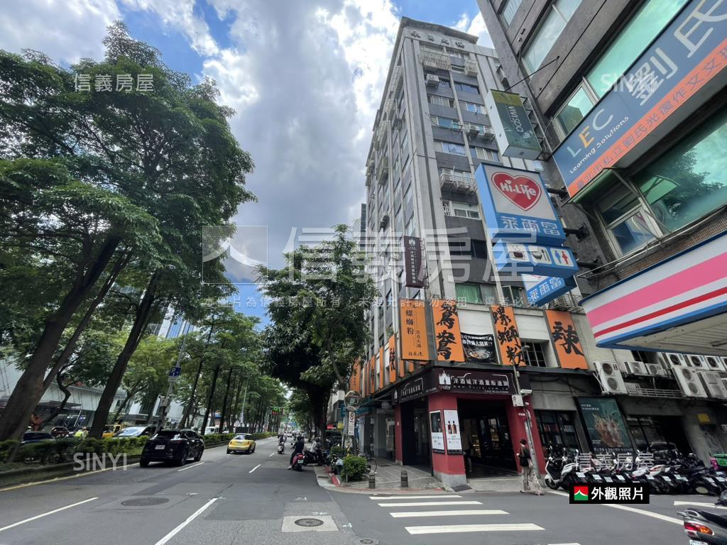 光復巨蛋大面寬角間二樓店房屋室內格局與周邊環境