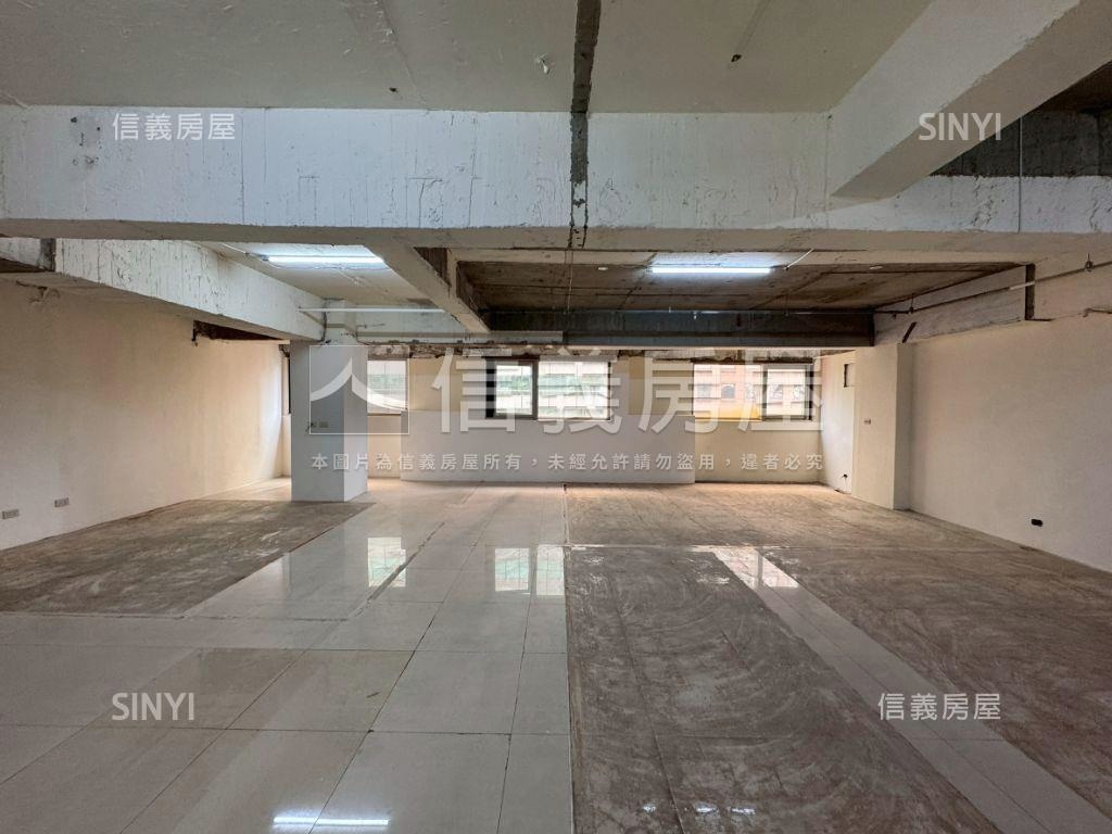 信義財經一層一戶房屋室內格局與周邊環境
