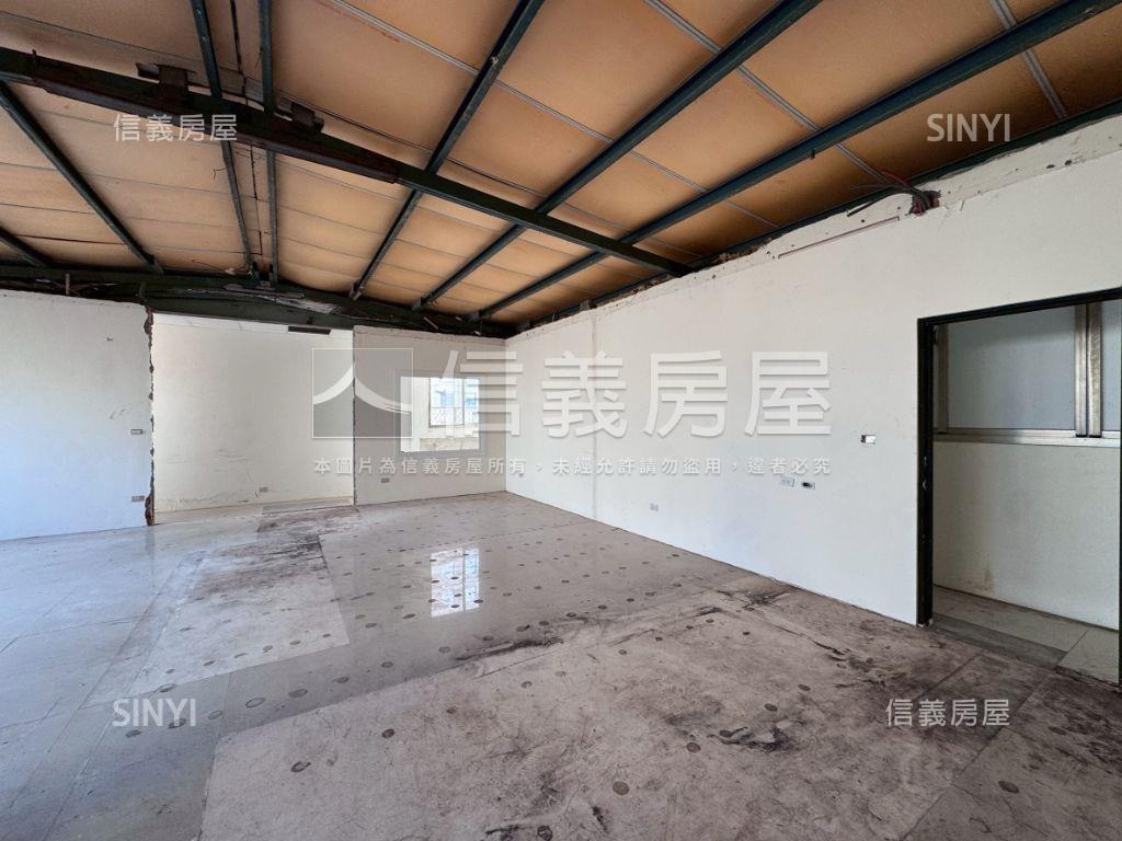 信義財經一層一戶房屋室內格局與周邊環境