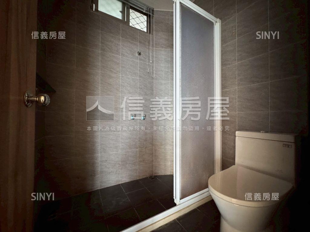 信義財經一層一戶房屋室內格局與周邊環境