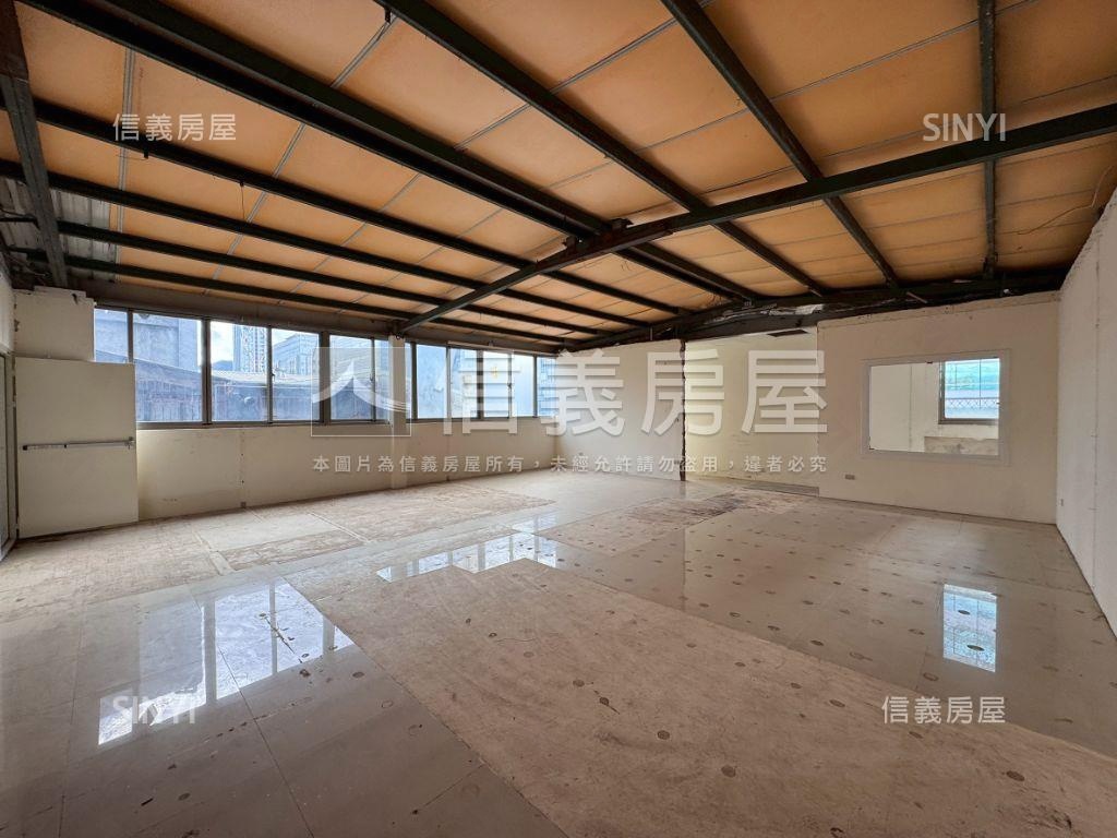 信義財經一層一戶房屋室內格局與周邊環境