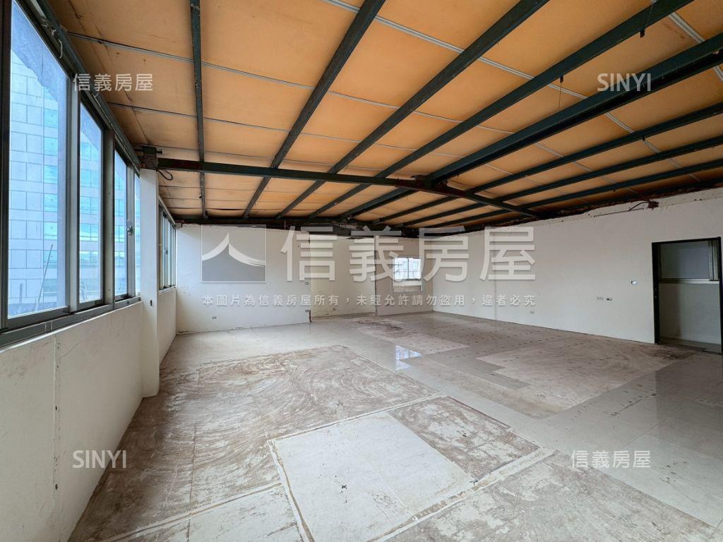 信義財經一層一戶房屋室內格局與周邊環境