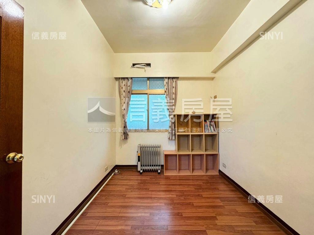 近園區詩情畫意三房車位房屋室內格局與周邊環境