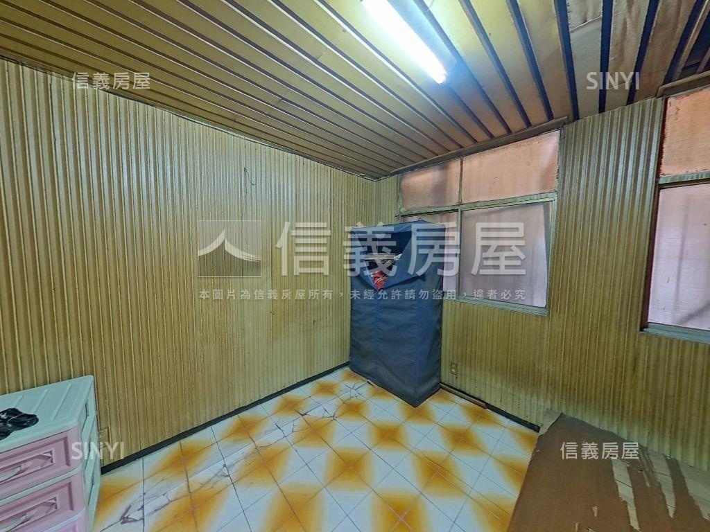 萬坪公園旁稀有釋出透天房屋室內格局與周邊環境