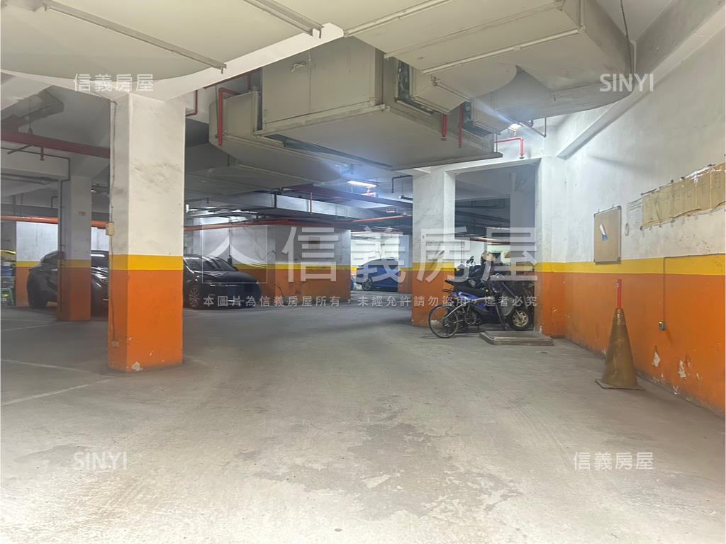 莎莎家堡平面車位房屋室內格局與周邊環境