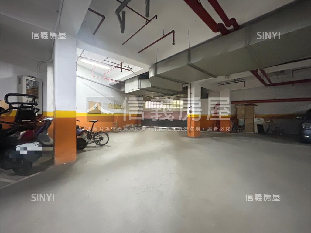 莎莎家堡平面車位房屋室內格局與周邊環境