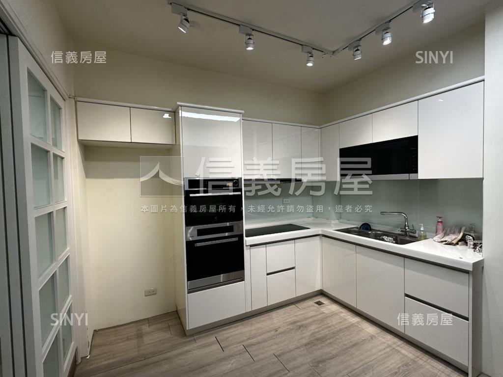 大有商圈一二樓店住房屋室內格局與周邊環境