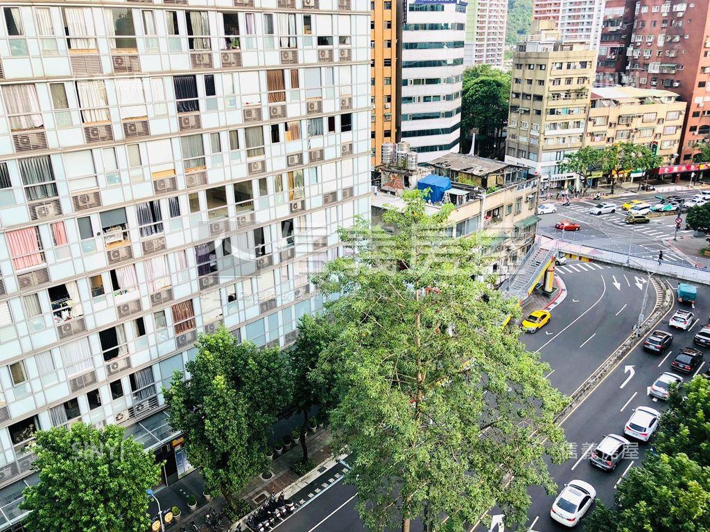 【推薦】近臨江電梯３房房屋室內格局與周邊環境