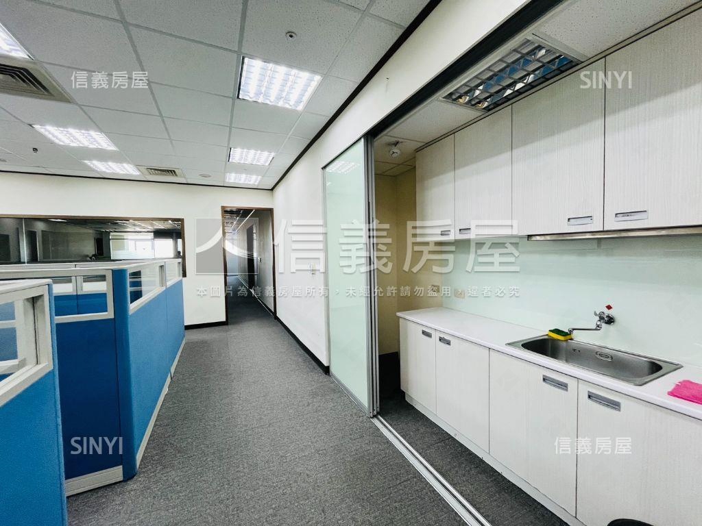 南軟二期高樓方正辦公室房屋室內格局與周邊環境