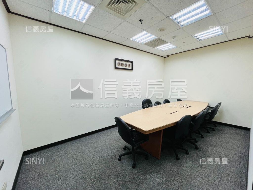 南軟二期高樓方正辦公室房屋室內格局與周邊環境