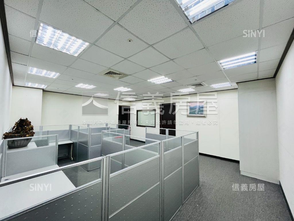 南軟二期高樓方正辦公室房屋室內格局與周邊環境