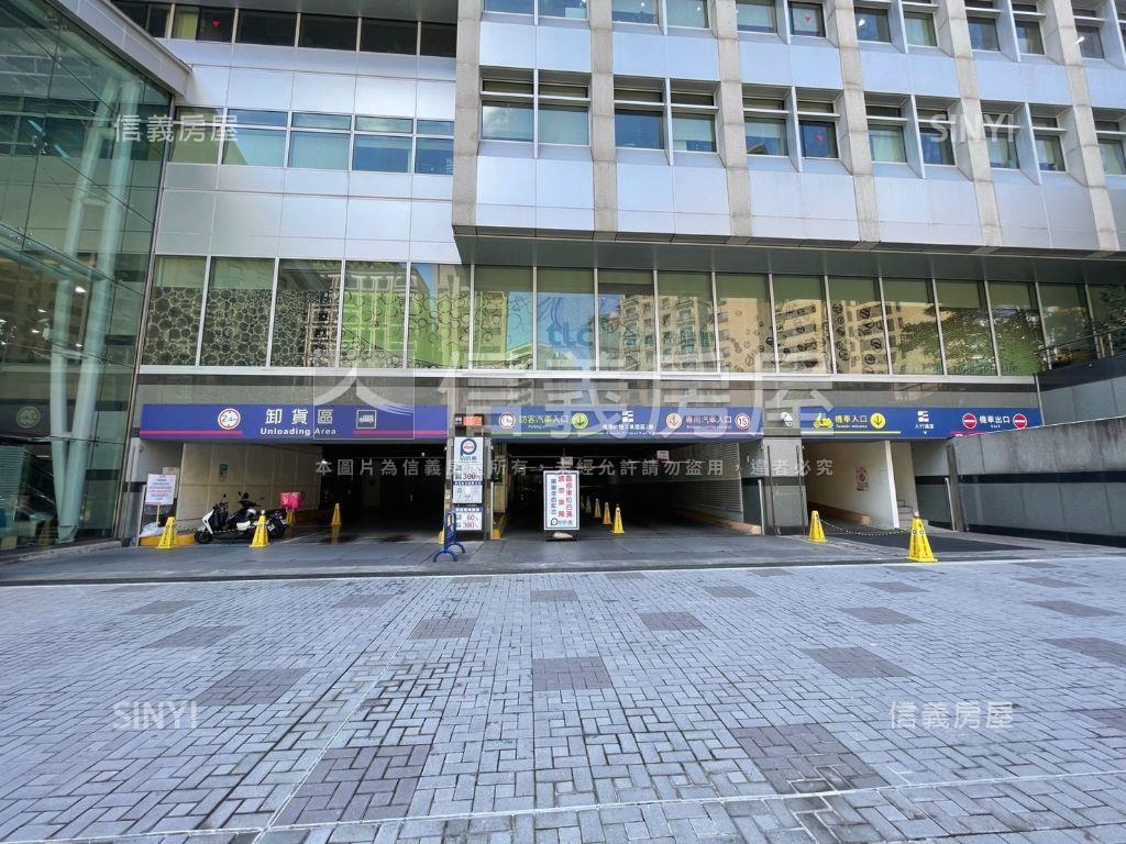 南軟二期高樓方正辦公室房屋室內格局與周邊環境