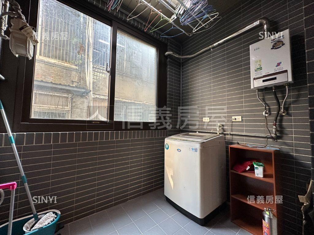 雙捷運電梯挑高裝潢帶車位房屋室內格局與周邊環境