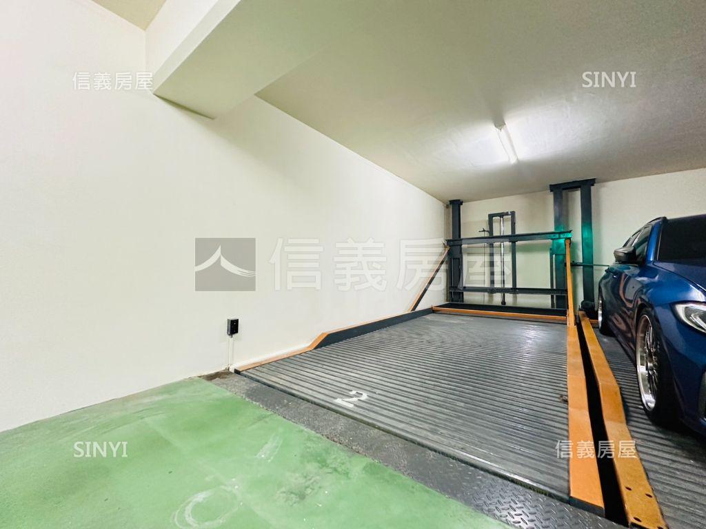 雙捷運電梯挑高裝潢帶車位房屋室內格局與周邊環境