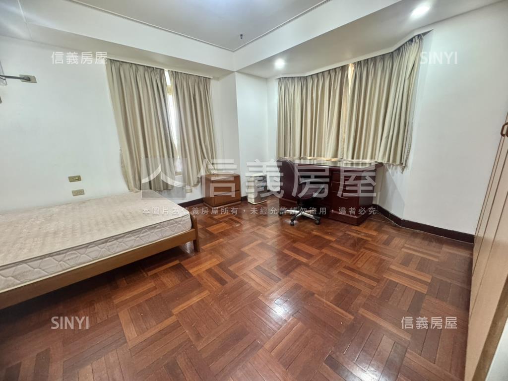 雙敦高樓遠景四房房屋室內格局與周邊環境