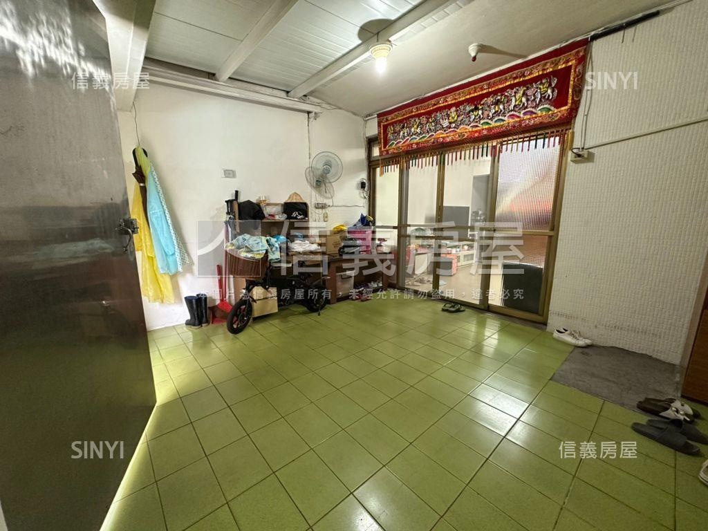 區公所站一樓方便停車房屋室內格局與周邊環境