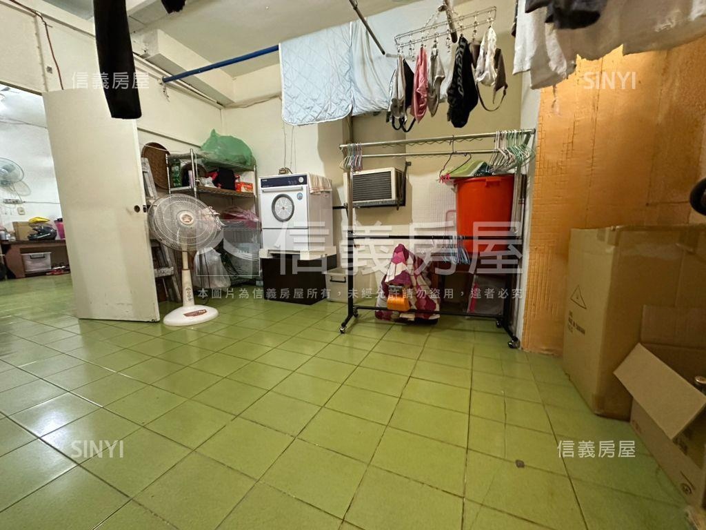 區公所站一樓方便停車房屋室內格局與周邊環境