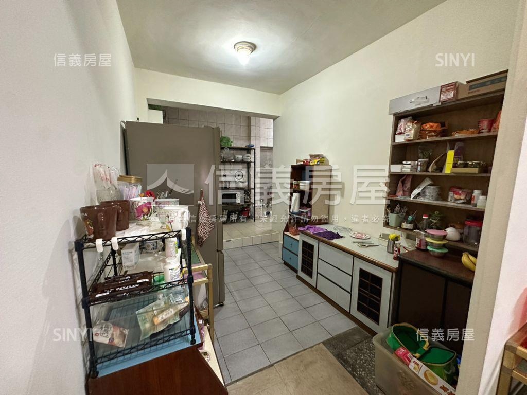 區公所站一樓方便停車房屋室內格局與周邊環境