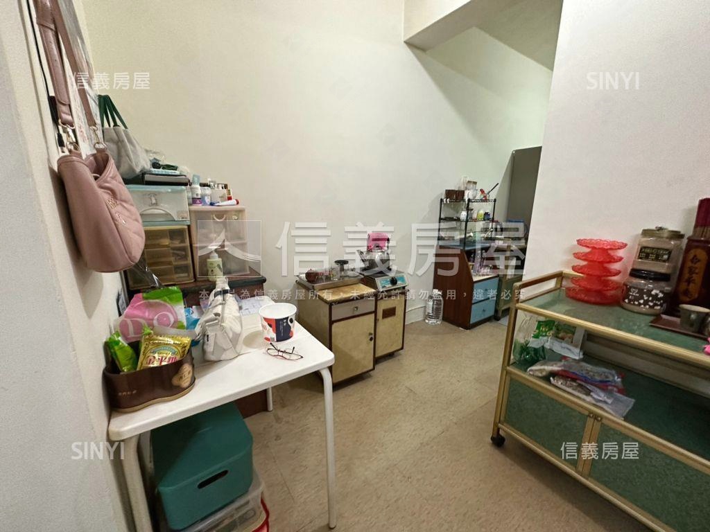 區公所站一樓方便停車房屋室內格局與周邊環境