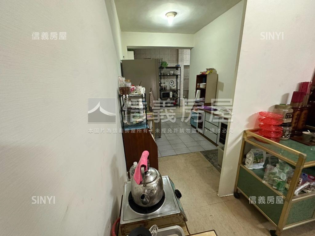 區公所站一樓方便停車房屋室內格局與周邊環境
