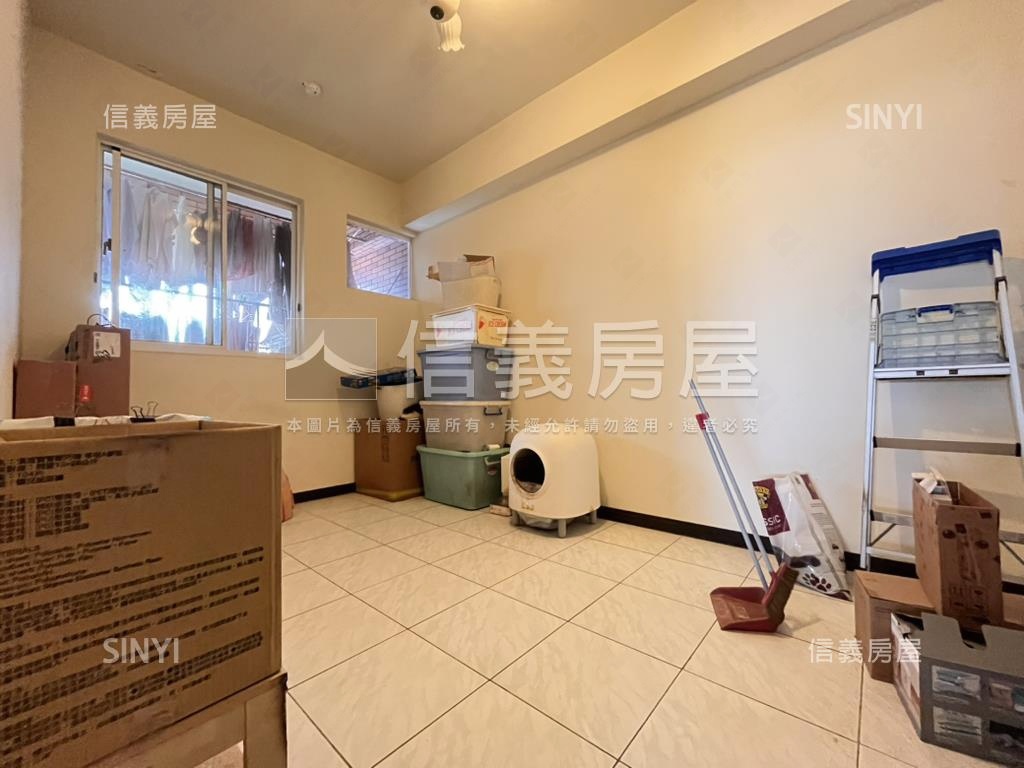 專任美麗家園三房一室車位房屋室內格局與周邊環境