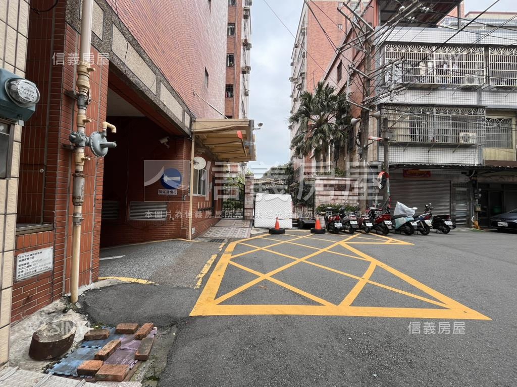 專任美麗家園三房一室車位房屋室內格局與周邊環境