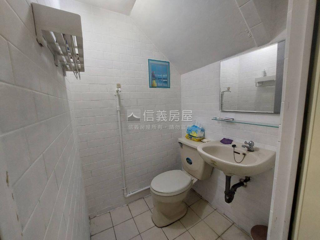 水湳經貿近巨蛋美透天房屋室內格局與周邊環境