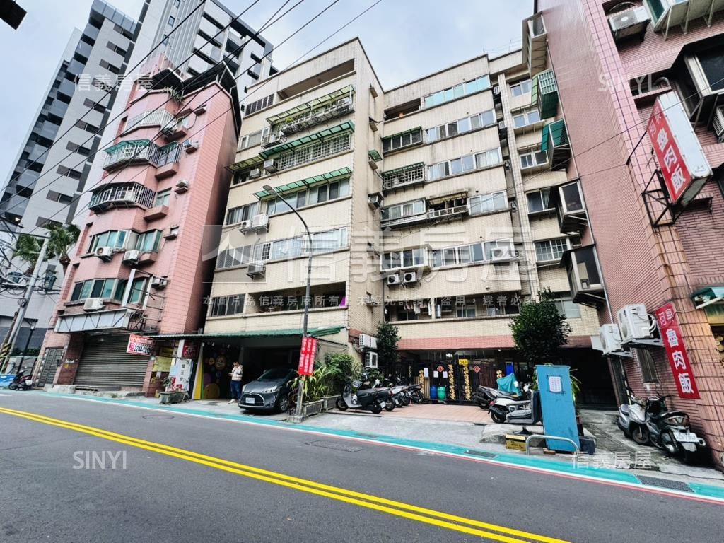 捷運獨立產權平面車位２８房屋室內格局與周邊環境