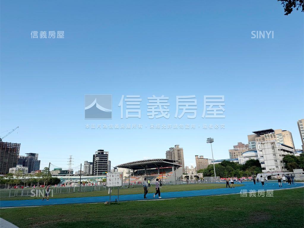 雙和醫院三房坡平車位房屋室內格局與周邊環境