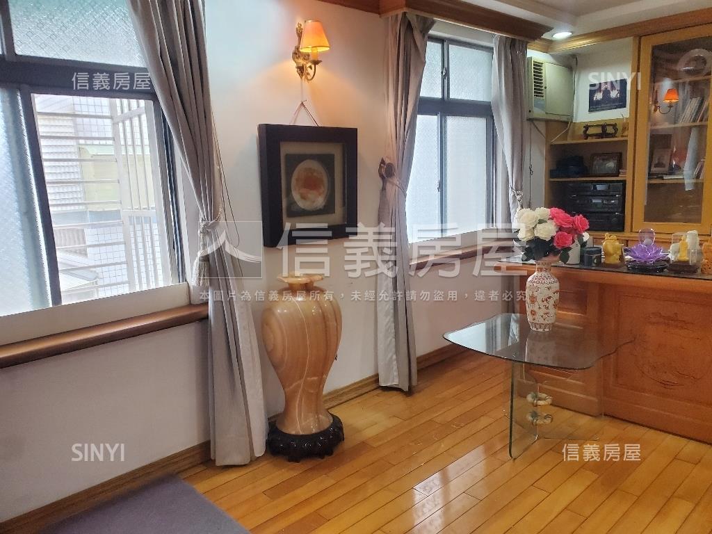 近重劃區頂加大空間房屋室內格局與周邊環境